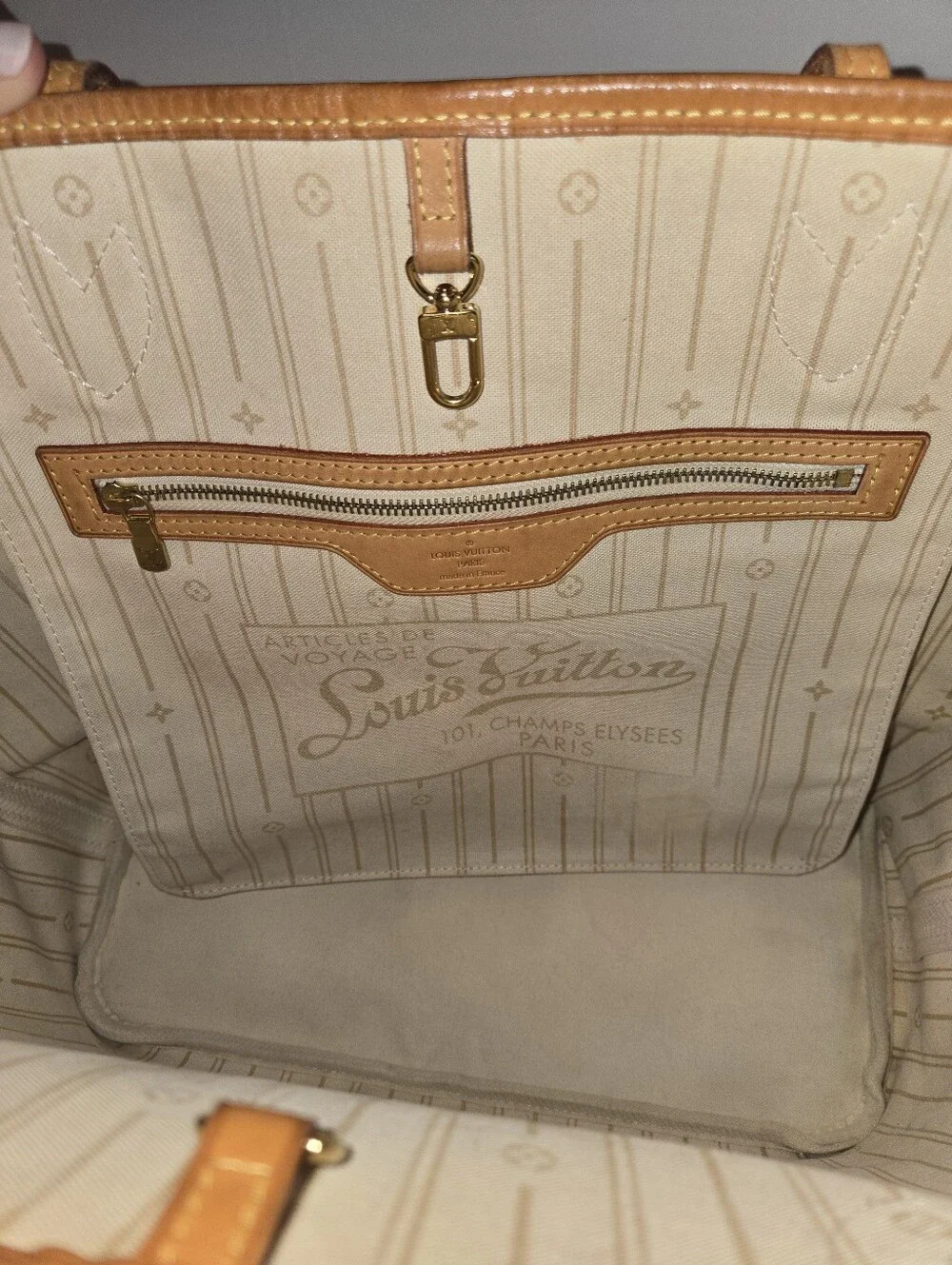 Louis Vuitton preloved honey